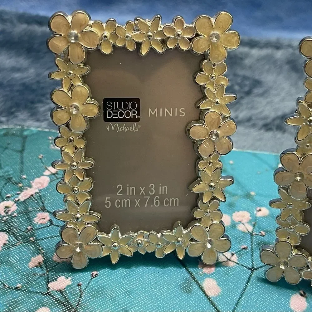 Studio Decor Michael’s mini frames set